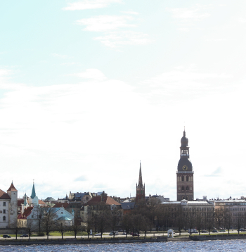 Vecrīgas panorāma un baznīcu torņi.