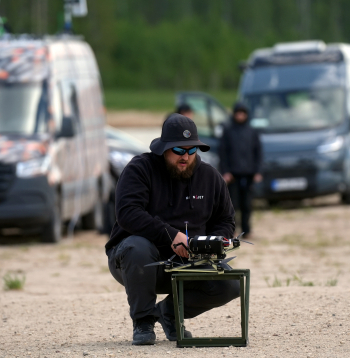 Militārajā poligonā "Sēlija" tiek prezentētas modernākās dronu un pretdronu tehnoloģijas.