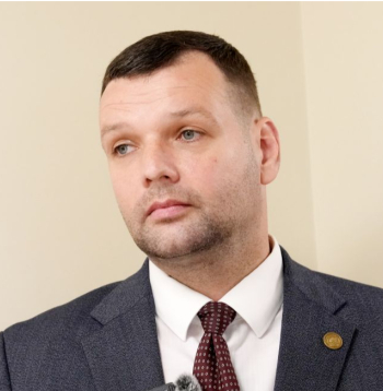 Labklājības ministrs Reinis Uzulnieks. Labklājības ministrs Reinis Uzulnieks.