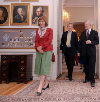 Kurzemes princese Elizabete Bīrona, princis Ernsts Johans Bīrons, Rundāles pils direktors Imants Lancmanis Rundāles pilī 2013. gadā.
