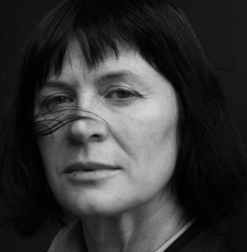 Eva Vežnaveca.
