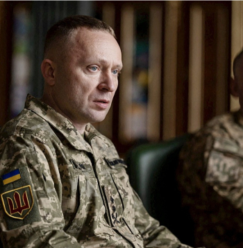 Ukrainas bruņoto spēku virspavēlnieka amatā ieceltais Mihailo Drapatijs.