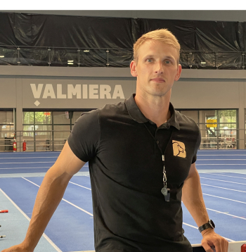 Pēc atgriešanās no ASV un Čehijas Reiņa Krēgera darba vieta ir
Valmieras sporta skola, kur viņš trenē jaunos vieglatlētus