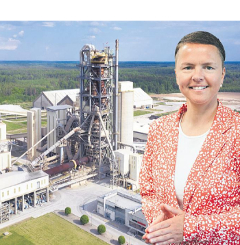 "Ja būs iespējams, mēs labprāt iesaistīsimies aprites ciklā, kas ir saistīts ar vēja turbīnu lāpstiņu izmantošanu cementa ražošanā, jo tā šobrīd ir ļoti aktuāla problēma," saka uzņēmuma "Schwenk Latvija" valdes locekle, vides un juridiskā direktore Evita Goša.