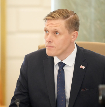 Iekšlietu ministrs Jānis Dombrava pirms Ministru kabineta sēdes.