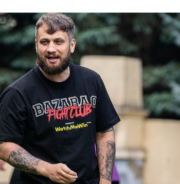 Kristaps Zutis boksā sāka trenēties tikai 23 gadu vecumā, bet ar aktivitātēm sociālajos tīklos un publiskajā vidē ieguvis lielu atpazīstamību.