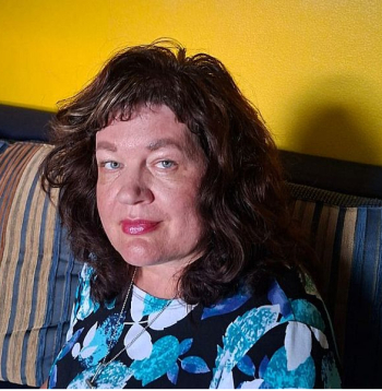Ilze Graudiņa: "Paņemot no dzīves mazu karkasiņu un apaudzējot ar savu iztēli, rodas mans romāns. Jau brīdī, kad es sāku rakstīt, tā vairs nav reālā dzīve." Ilze Graudiņa: "Paņemot no dzīves mazu karkasiņu un apaudzējot ar savu iztēli, rodas mans romāns. Jau brīdī, kad es sāku rakstīt, tā vairs nav reālā dzīve."