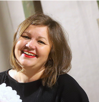Režisore Liena Šmukste: "Televizorā valdības tantes, onkuļi un tie, kuri grib tikt politikā, teic ko vienu, taču visapkārt es redzu pilnīgi kaut ko citu."
