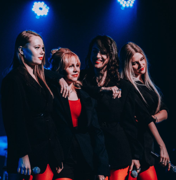 ŪGA, un  meiteņu trio "JUOS ĪLUOS LĪLUOS".
