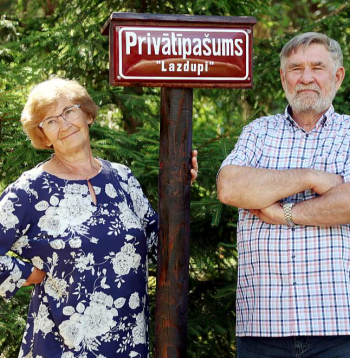 Ieva un Guntis Grīnšteini konkursā "Sakoptākais mežs" iepazīstināja ar meža īpašumu "Lazdupi".