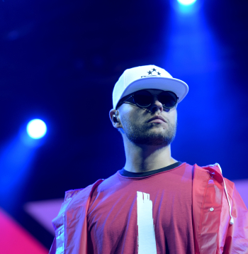 Grupa "Bermudu Divstūris" uzstājas "Summer Sound" festivālā Liepājā.