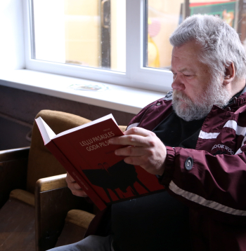 Aktieris Kaspars Pūce.