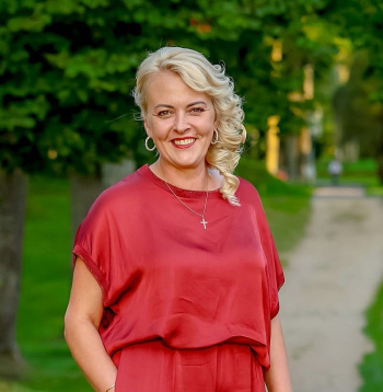 Smiltenes novada Raunas Kultūras centra vadītāja Linda Vecgaile. Smiltenes novada Raunas Kultūras centra vadītāja Linda Vecgaile.