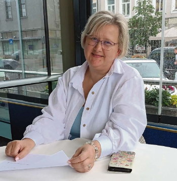 Jūlija Nikolajeva: "Mums nepatīk, ka citur Latvijā par Daugavpili domā tā – te jau tikai krievi un "vatņiki". Tā nav. Cilvēku starpā vide šeit ir ļoti draudzīga, esam saticīgi." Jūlija Nikolajeva: "Mums nepatīk, ka citur Latvijā par Daugavpili domā tā – te jau tikai krievi un "vatņiki". Tā nav. Cilvēku starpā vide šeit ir ļoti draudzīga, esam saticīgi."