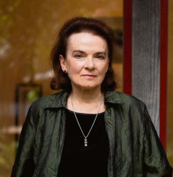 Māksliniece Lilija Dinere: "Mēs sargājam viens otru. Turklāt šīs būtnes sargā mūsu spējas nepazaudēt saikni ar visu, kas mums ir apkārt."