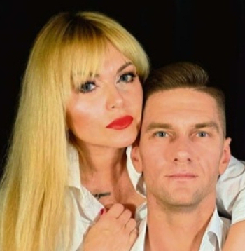 Šosezon dalībnieku pulkam kopā ar dzīvesbiedru pievienojas arī skaistumkonkursu organizatore un influencere Kristīne Lindenblate. Šosezon dalībnieku pulkam kopā ar dzīvesbiedru pievienojas arī skaistumkonkursu organizatore un influencere Kristīne Lindenblate.