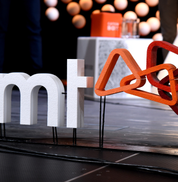 "LMT" logo. "LMT" logo.