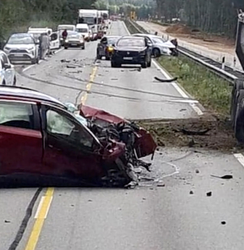 Trīs transportlīdzekļu sadursme starp Ogri un Ikšķili. Trīs transportlīdzekļu sadursme starp Ogri un Ikšķili.