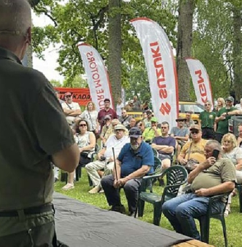 Mednieku festivālā "Minhauzens".
