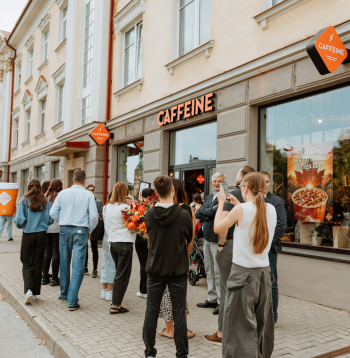 Valmierā, Rīgas ielā 9, durvis vērusi pirmā "Caffeine" kafejnīca pilsētā.