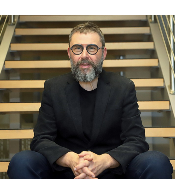 Viesturs Kairišs: "Bez Kārļa Arnolda Avota galvenajā lomā nesaskatīju nekādu interesi veidot šo filmu." Viesturs Kairišs: "Bez Kārļa Arnolda Avota galvenajā lomā nesaskatīju nekādu interesi veidot šo filmu."