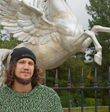 Kārlis Arnolds Avots seriāla “Vikingi” filmēšanas brīvbrīdī Īrijā.