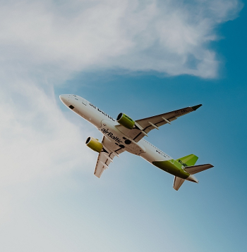 "Air Baltic" beidzot ķēries pie savu problēmu saknes – ārkārtīgi smagās un ilgtermiņā neizturamās parādu nastas. "Air Baltic" beidzot ķēries pie savu problēmu saknes – ārkārtīgi smagās un ilgtermiņā neizturamās parādu nastas.