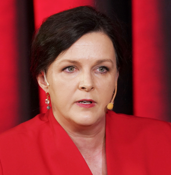 Partiju apvienības "Suverēnā vara/Apvienība Jaunlatvieši" premjera amata kandidāte Jūlija Stepaņenko piedalās LETA raidieraksta "Kas tas vispār bija?" rubrikas "Politiķi, kas tas vispār bija?!" epizodē.