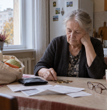 Latvijas senioru nabadzības risks vairāk nekā divreiz pārsniedz ES vidējo. Latvijas senioru nabadzības risks vairāk nekā divreiz pārsniedz ES vidējo.
