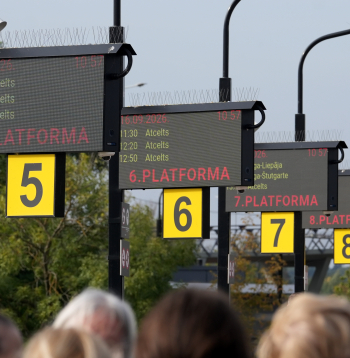 Latvijas Pasažieru pārvadātāju asociācijas organizētā protesta akcija, kuras laikā netiek izpildīti plānotie autobusu reisi Rīgas starptautiskajā autoostā. Latvijas Pasažieru pārvadātāju asociācijas organizētā protesta akcija, kuras laikā netiek izpildīti plānotie autobusu reisi Rīgas starptautiskajā autoostā.