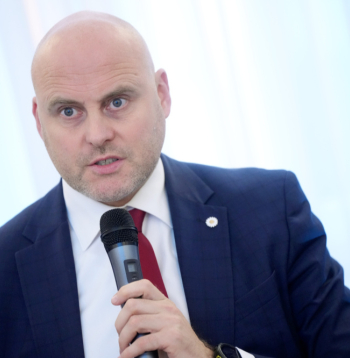 Ministru prezidents Andris Kulbergs.