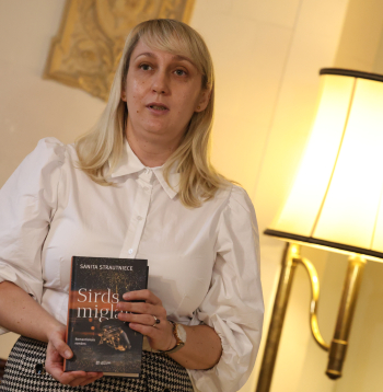 Romāna "Sirds miglājs" atvēršana. Sanita Strautniece. Romāna "Sirds miglājs" atvēršana. Sanita Strautniece.