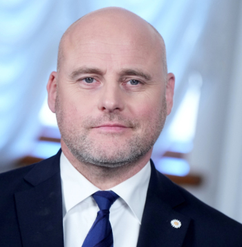 Partiju apvienības "Apvienotais saraksts" līderis, Ministru presidents Andris Kulbergs.