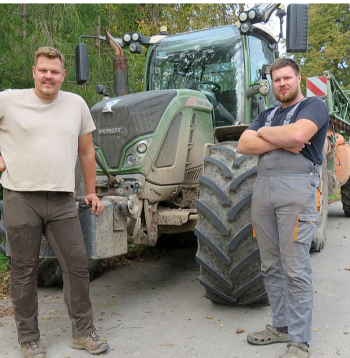 SIA "Baltic Pork" agronoms Jānis Rika un traktorists Dairis Paeglītis vīlušies attiecīgi nacionāļos un ZZS un cer uz Kulbergu.