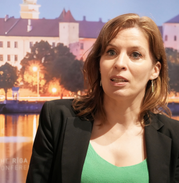 Domnīcas "Atlantic Council" eksperte un žurnāliste Elizabete Brava. Domnīcas "Atlantic Council" eksperte un žurnāliste Elizabete Brava.