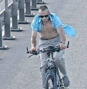 Meklētais velosipēdists.