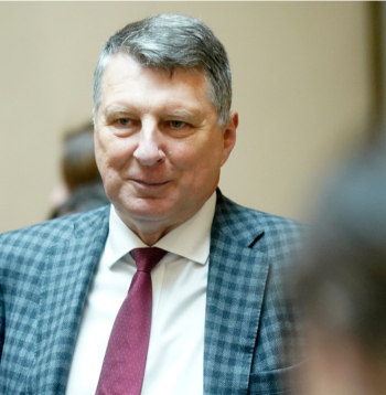 Raimonds Vējonis: "Būt tikai par ierindas deputātu – tas nav tas, kā dēļ bija vērts atgriezties politikā." Raimonds Vējonis: "Būt tikai par ierindas deputātu – tas nav tas, kā dēļ bija vērts atgriezties politikā."