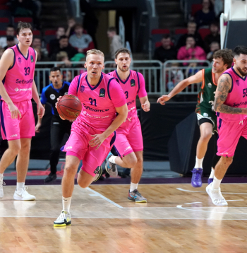 Eirokausa spēle basketbolā vīriešiem starp BK "Rīgas Zeļļi" un Ļubļanas "Cedevita Olimpija" "Xiaomi Arēnā". Eirokausa spēle basketbolā vīriešiem starp BK "Rīgas Zeļļi" un Ļubļanas "Cedevita Olimpija" "Xiaomi Arēnā".