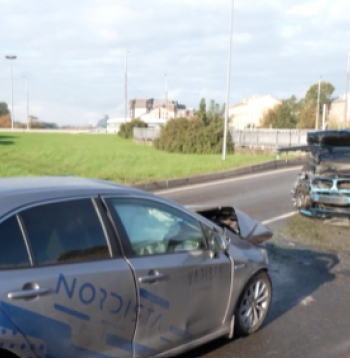 Smagā avārija pie Lāčplēša ielas uzbrauktuves Rīgā. Smagā avārija pie Lāčplēša ielas uzbrauktuves Rīgā.