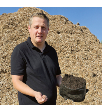 Lazdonas pagasta SIA "Salix Eco" saimnieks Reinis Silups ātraudzīgo kārklu pievienotās vērtības produktu ražošanā Latvijā ticis vistālāk. Viņa izveidoto kārklu kompostu – kūdras aizvietotāju pērk arī Dānijā. Uzņēmums arī piedāvā no kārkliem gatavotu pakaišu biosubstrātu un mulču. Lazdonas pagasta SIA "Salix Eco" saimnieks Reinis Silups ātraudzīgo kārklu pievienotās vērtības produktu ražošanā Latvijā ticis vistālāk. Viņa izveidoto kārklu kompostu – kūdras aizvietotāju pērk arī Dānijā. Uzņēmums arī piedāvā no kārkliem gatavotu pakaišu biosubstrātu un mulču.
