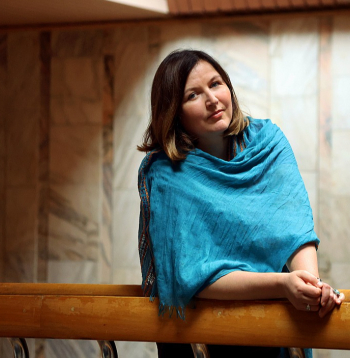 Liene Kinča: "Ikvienam dziedātājam ārpus operas jābūt vēl kaut kam, kas reāli tur uz zemes." Liene Kinča: "Ikvienam dziedātājam ārpus operas jābūt vēl kaut kam, kas reāli tur uz zemes."