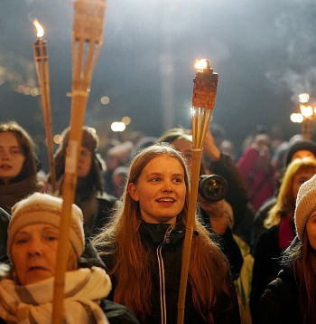 Lāpu gājiens Rīgā Lāčplēša dienā, 11. novembrī.