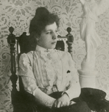 Pirmā latviešu izcelsmes zobārste Late Veibele (Šarlote Jakovļeva).