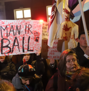 Protests pret izstāšanos no Stambulas konvencijas.