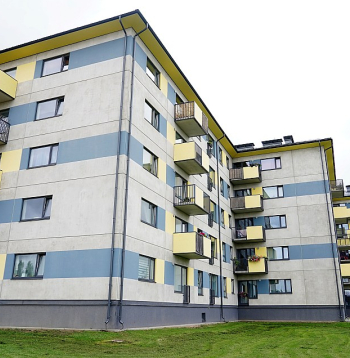 Latvijā pirmās divas zemas īres maksas daudzdzīvokļu mājas pagājušajā gadā tika atklātas Valmierā.