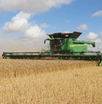 'John Deere' X sērijas kombains.