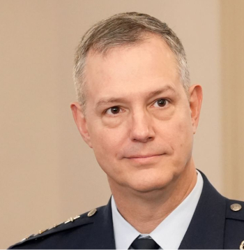 NATO spēku komandieris Eiropā ASV ģenerālis Aleksuss Grinkevičs.