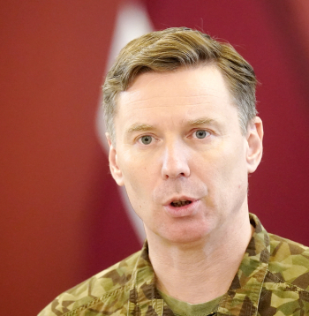 Nacionālo bruņoto spēku komandieris ģenerālmajors Kaspars Pudāns.