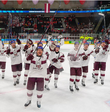 Latvijas izlases hokejisti pēc iekļūšanas ceturtdaļfinālā pateicās līdzjutējiem par atbalstu. Mēs visi ceram, ka mūsu hokejisti uz Cīrihes "Swiss Life" arēnas ledus vēl atgriezīsies.