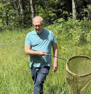 Daugavpils Universitātes topošajiem biologiem 2. jūnijā sākās lauku prakšu sezona Ilgās. Tomēr rektors un profesors Arvīds Barševskis ir norūpējies – ļoti maz kukaiņu, ko rādīt.
